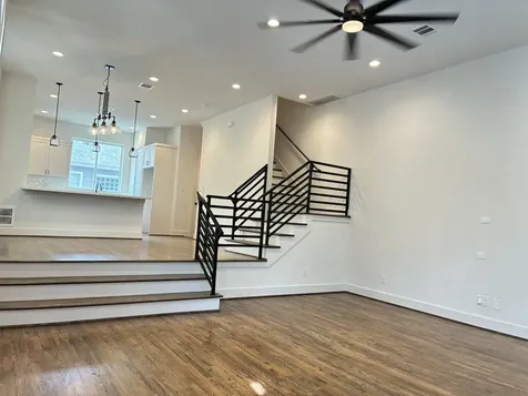1535 W 24th Street B Houston TX 77008