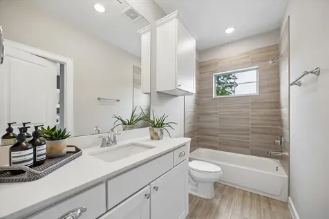 5214 Amber Sunrise Drive Houston TX 77018