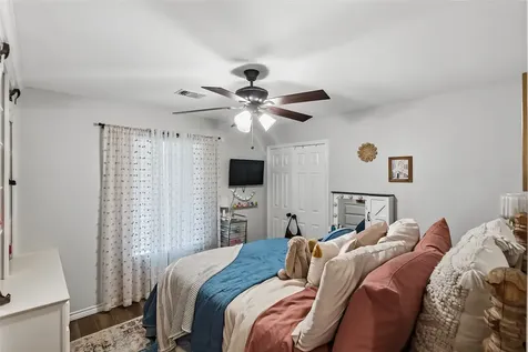 906 Standley Road Madisonville TX 77864