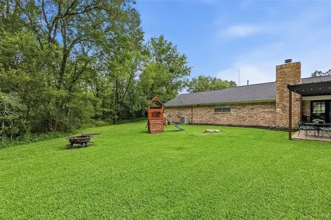 906 Standley Road Madisonville TX 77864