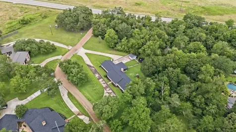 906 Standley Road Madisonville TX 77864