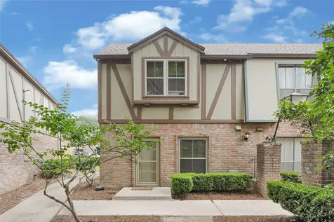 14703 Barryknoll Lane 23 Houston TX 77079