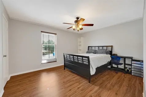 14703 Barryknoll Lane 23 Houston TX 77079