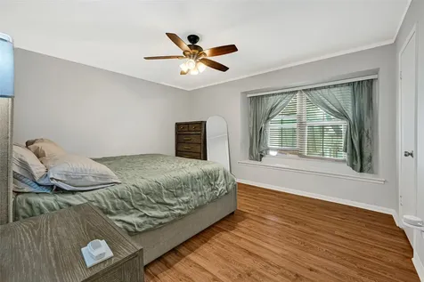 14703 Barryknoll Lane 23 Houston TX 77079