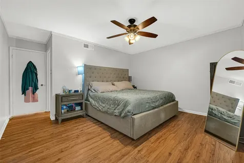 14703 Barryknoll Lane 23 Houston TX 77079