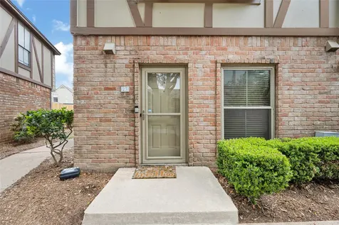 14703 Barryknoll Lane 23 Houston TX 77079