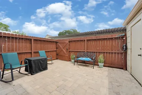 14703 Barryknoll Lane 23 Houston TX 77079