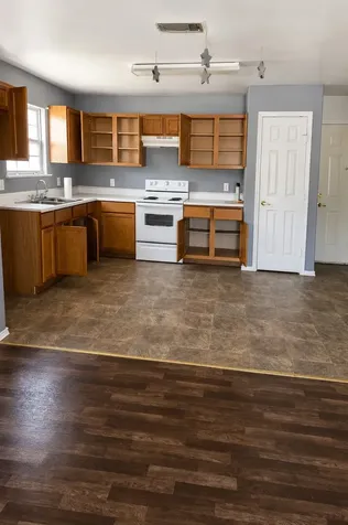 6205 Highway 6 Hitchcock TX 77563