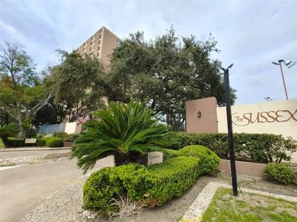 7520 Hornwood Drive 1204 Houston TX 77036