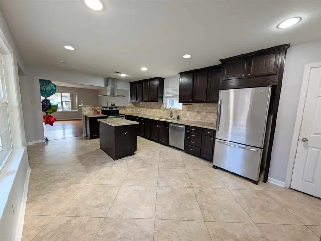 5306 Briarbend Drive Houston TX 77096