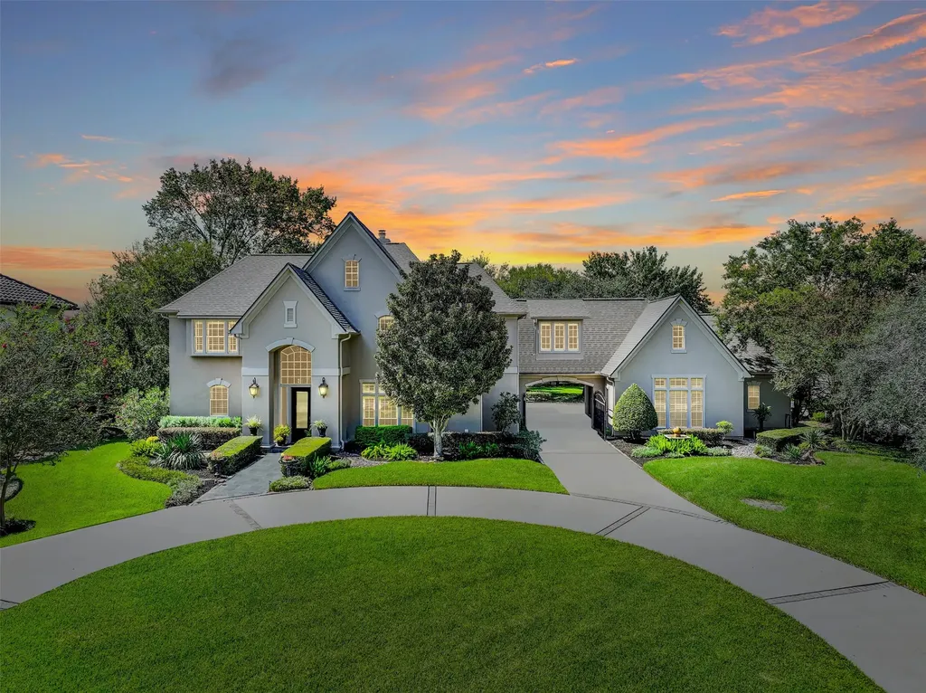 110 Century Drive Friendswood TX 77546