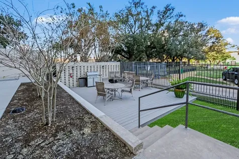 2929 Buffalo Speedway A303 Houston TX 77098