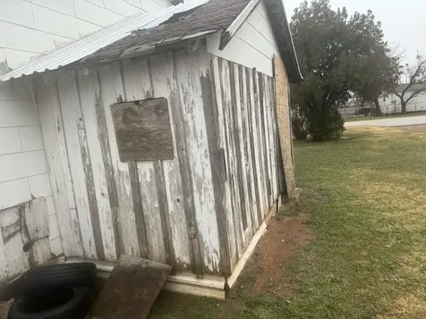 301 N Bois D Arc Street Holliday TX 76366