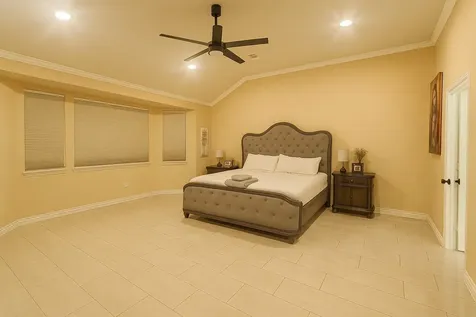 1905 Emerald Breeze Court Pearland TX 77089