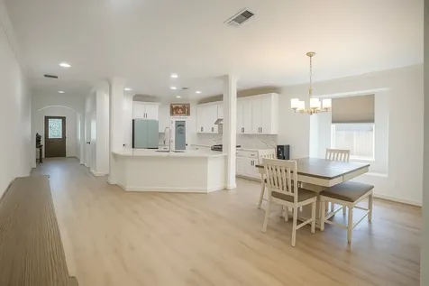 1905 Emerald Breeze Court Pearland TX 77089