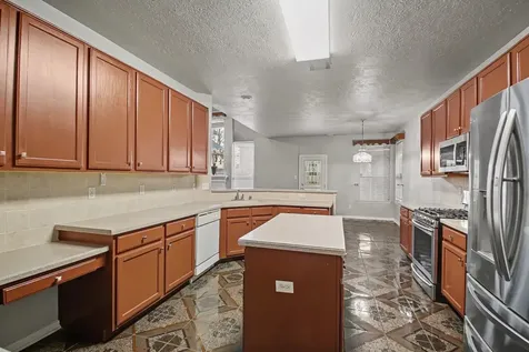 15302 Plantation Glen Park Houston TX 77049