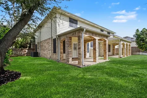 15302 Plantation Glen Park Houston TX 77049