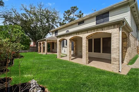 15302 Plantation Glen Park Houston TX 77049
