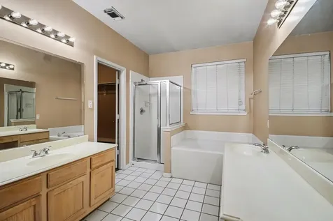 15302 Plantation Glen Park Houston TX 77049