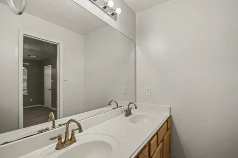 15302 Plantation Glen Park Houston TX 77049