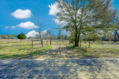 26050 Forest Hills Lane Waller TX 77484