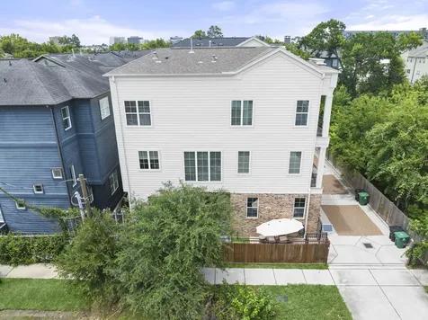 1041 W 17th Street Houston TX 77008