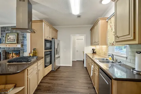 1007 Hunters Creek Way Hockley TX 77447