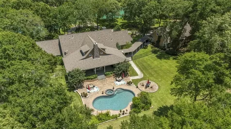 1007 Hunters Creek Way Hockley TX 77447