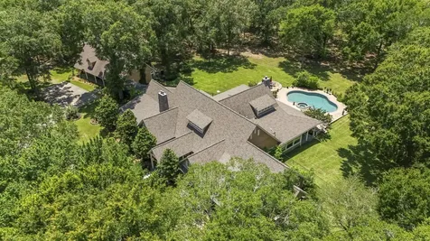 1007 Hunters Creek Way Hockley TX 77447