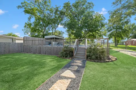 406 County Road 612 Dayton TX 77535
