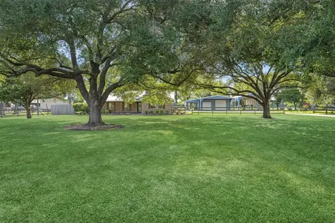 406 County Road 612 Dayton TX 77535