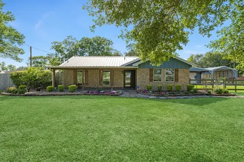 406 County Road 612 Dayton TX 77535