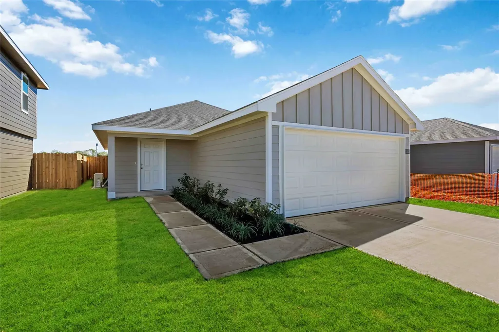 12924 Ami And Tami Place Houston TX 77048
