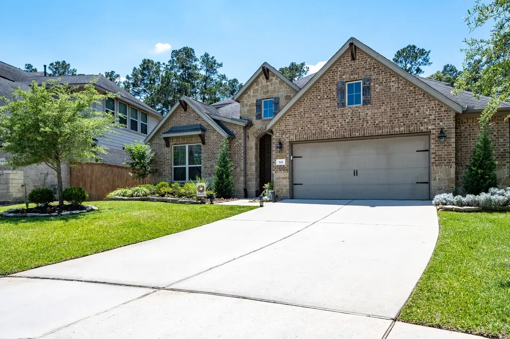 502 Pearl View Lane Pinehurst TX 77362
