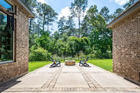 502 Pearl View Lane Pinehurst TX 77362