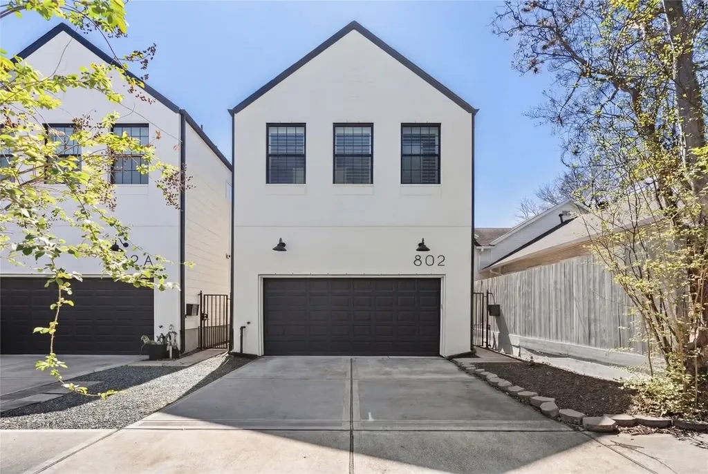 802 Aurora Street Houston TX 77009