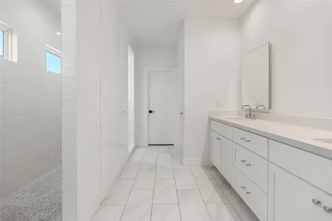 802 Aurora Street Houston TX 77009