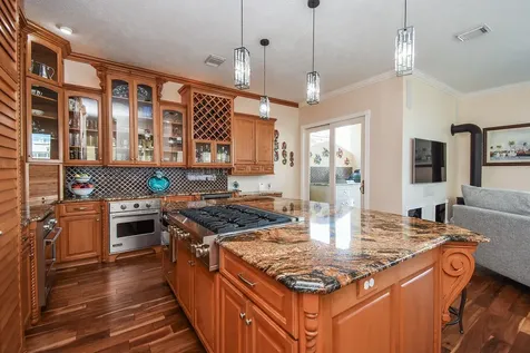 313 Harborside Circle Kemah TX 77565