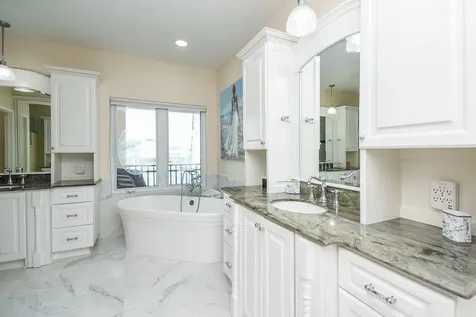 313 Harborside Circle Kemah TX 77565