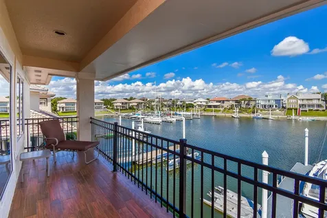 313 Harborside Circle Kemah TX 77565