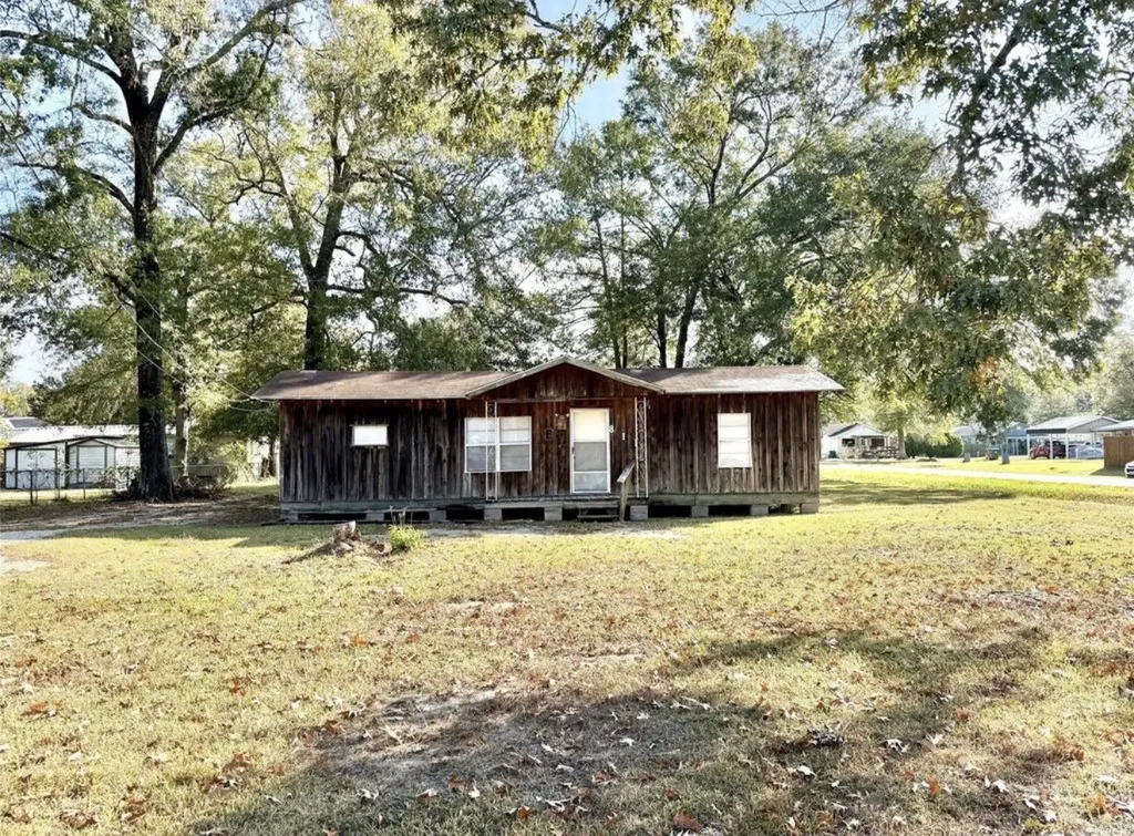 811 S Fenner Avenue Cleveland TX 77327
