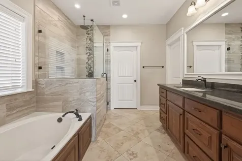 912 Roberts Street East Bernard TX 77435