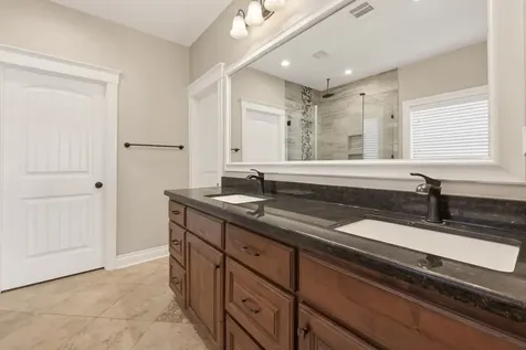 912 Roberts Street East Bernard TX 77435