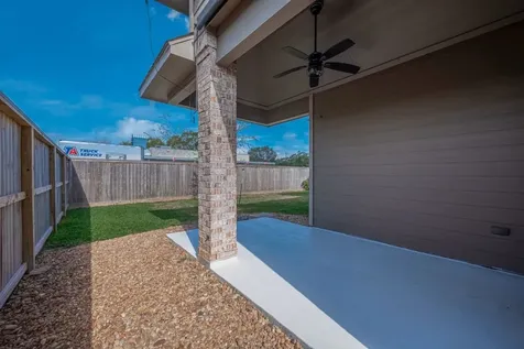 912 Roberts Street East Bernard TX 77435