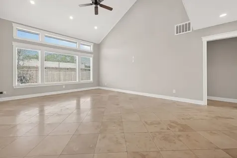 912 Roberts Street East Bernard TX 77435