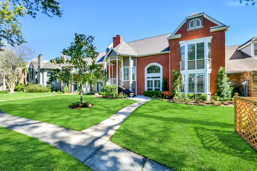 202 Victoria Way Friendswood TX 77546