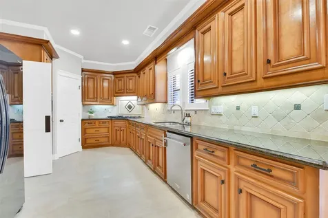 202 Victoria Way Friendswood TX 77546