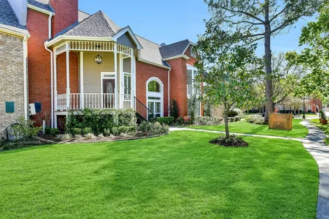 202 Victoria Way Friendswood TX 77546