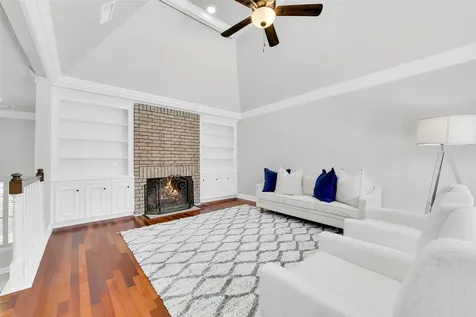 202 Victoria Way Friendswood TX 77546