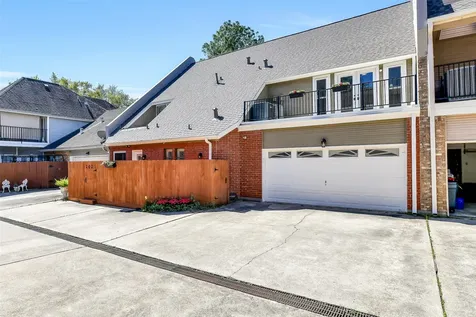 202 Victoria Way Friendswood TX 77546